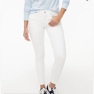 White stretch denim, J.Crew, slim leg jeans, size 26 waist 28 length
